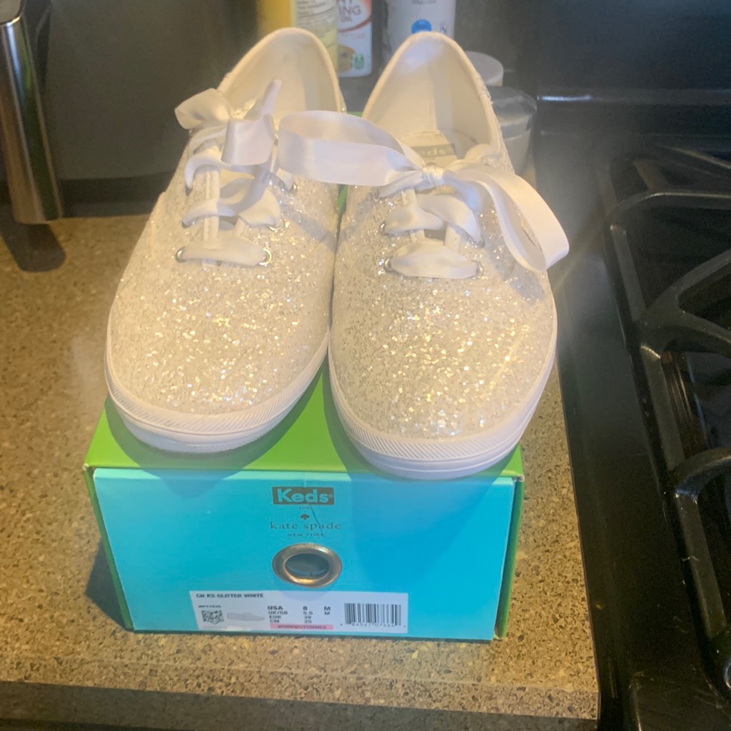 Size 8 Barely Worn Kate Spade Keds